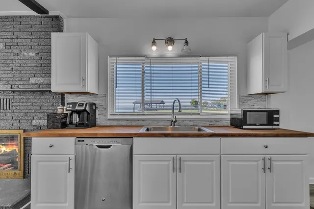 $469,900 | 37252 Jefferson Avenue, Harrison Township, MI 48045