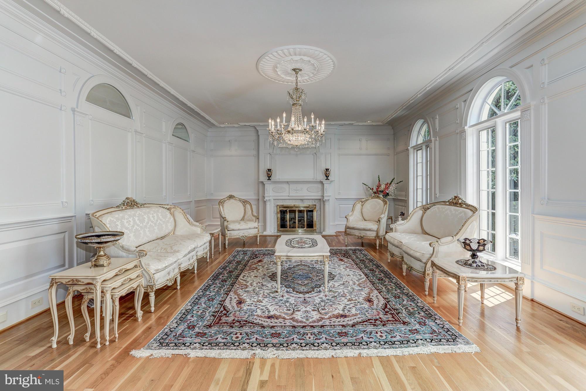 1173 Dolley Madison Boulevard McLean, VA 22101 - Photo 8 of 30 Living Room