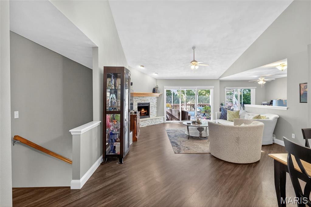 216 Sarah Court Waterloo, IL 62298 - Photo 3 of 56