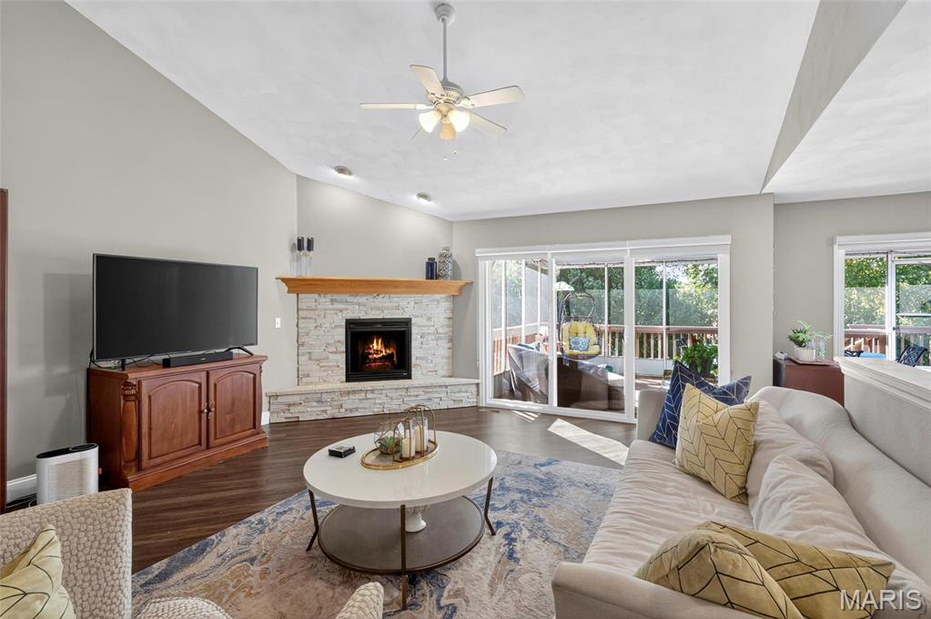 216 Sarah Court Waterloo, IL 62298 - Photo 6 of 56