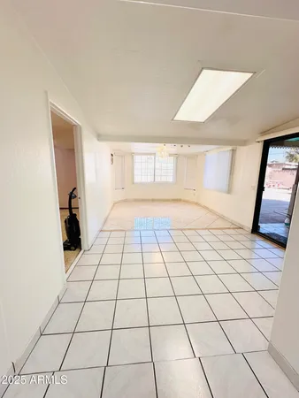 $2,250 | 936 East 7th Drive, Mesa, AZ 85204