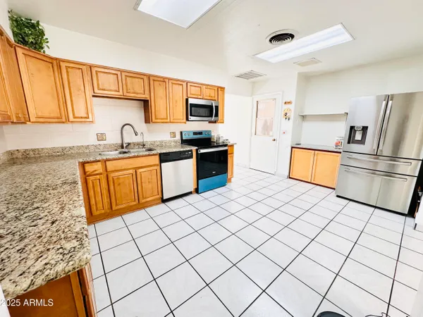 $2,250 | 936 East 7th Drive, Mesa, AZ 85204