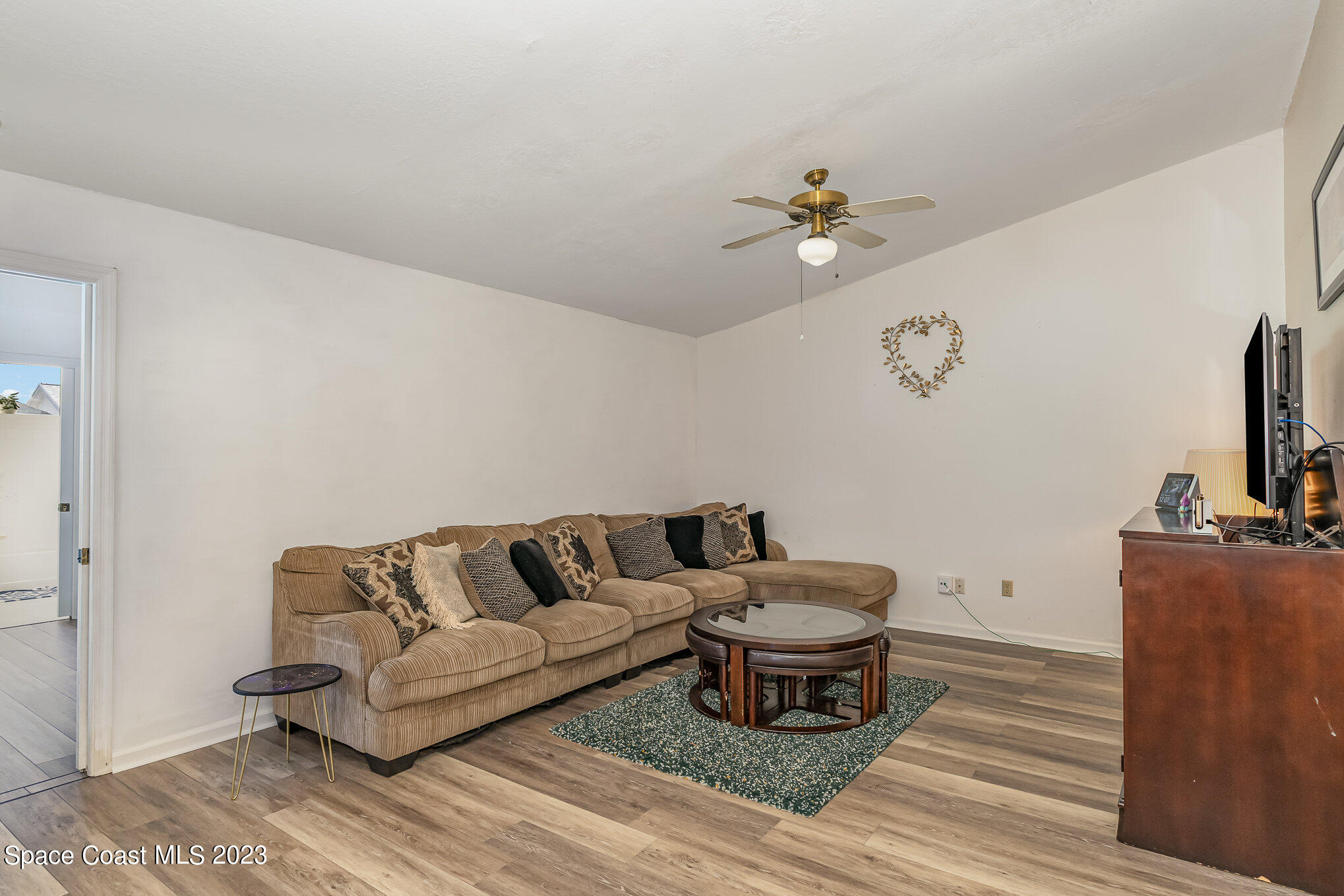 301 Pine Ridge Lane Melbourne, FL 32940 - Photo 5 of 35 LIVING ROOM