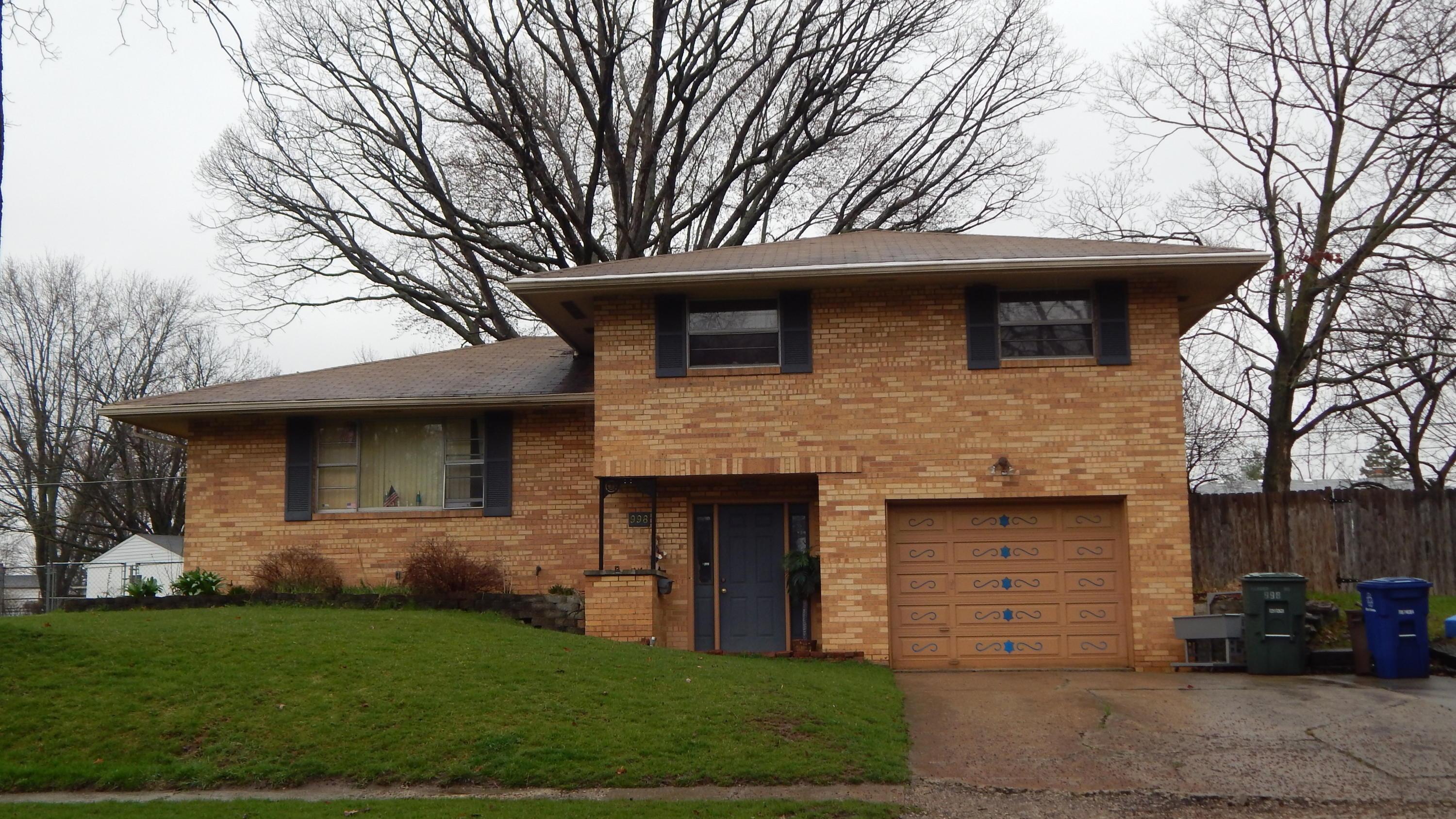 998 Garden Road Columbus, OH 43224 - Photo 1 of 8 Gallery Image 1