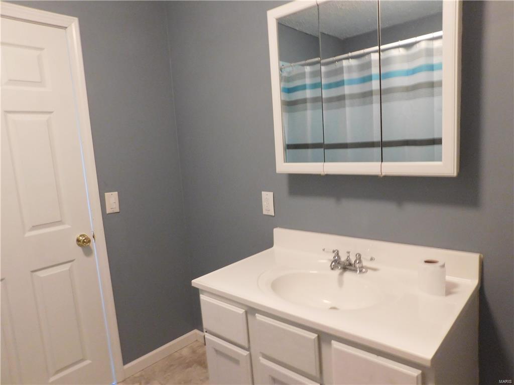 928 Sinclair Avenue South Roxana, IL 62087 - Photo 21 of 22 Gallery Image 21
