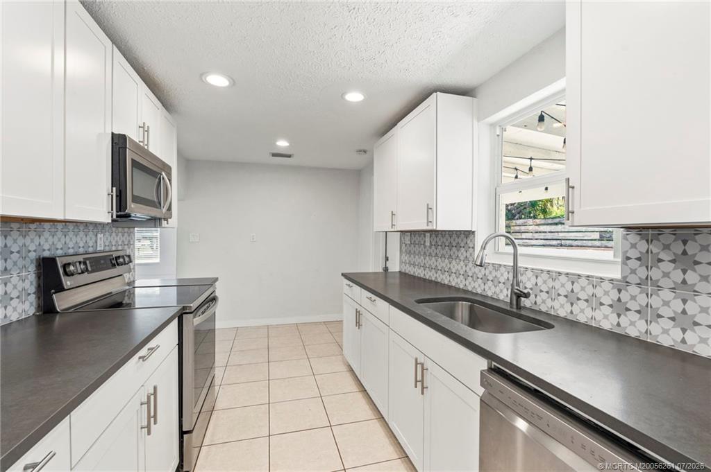 3915 Southeast Salerno Road Stuart, FL 34997 - Photo 21 of 40