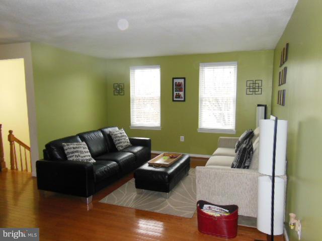 4737 Backlick Road Annandale, VA 22003 - Photo 3 of 30 Living Room