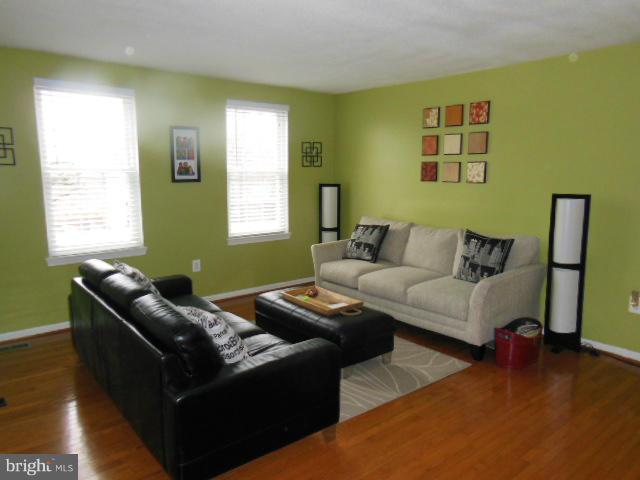 4737 Backlick Road Annandale, VA 22003 - Photo 4 of 30 Living Room