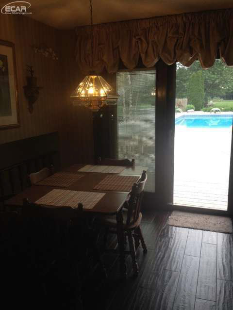 10284 Fenton Road Fenton, MI 48430 - Photo 22 of 32 20441817-21.JPG