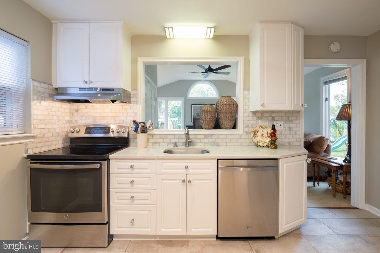 2004 Shenandoah Road Alexandria, VA 22308 - Photo 13 of 50 Stainless appliances, nice bright cabinets