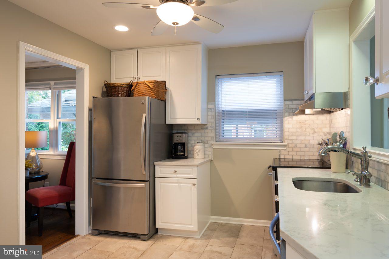 2004 Shenandoah Road Alexandria, VA 22308 - Photo 15 of 50 The kitchen counters are quartz