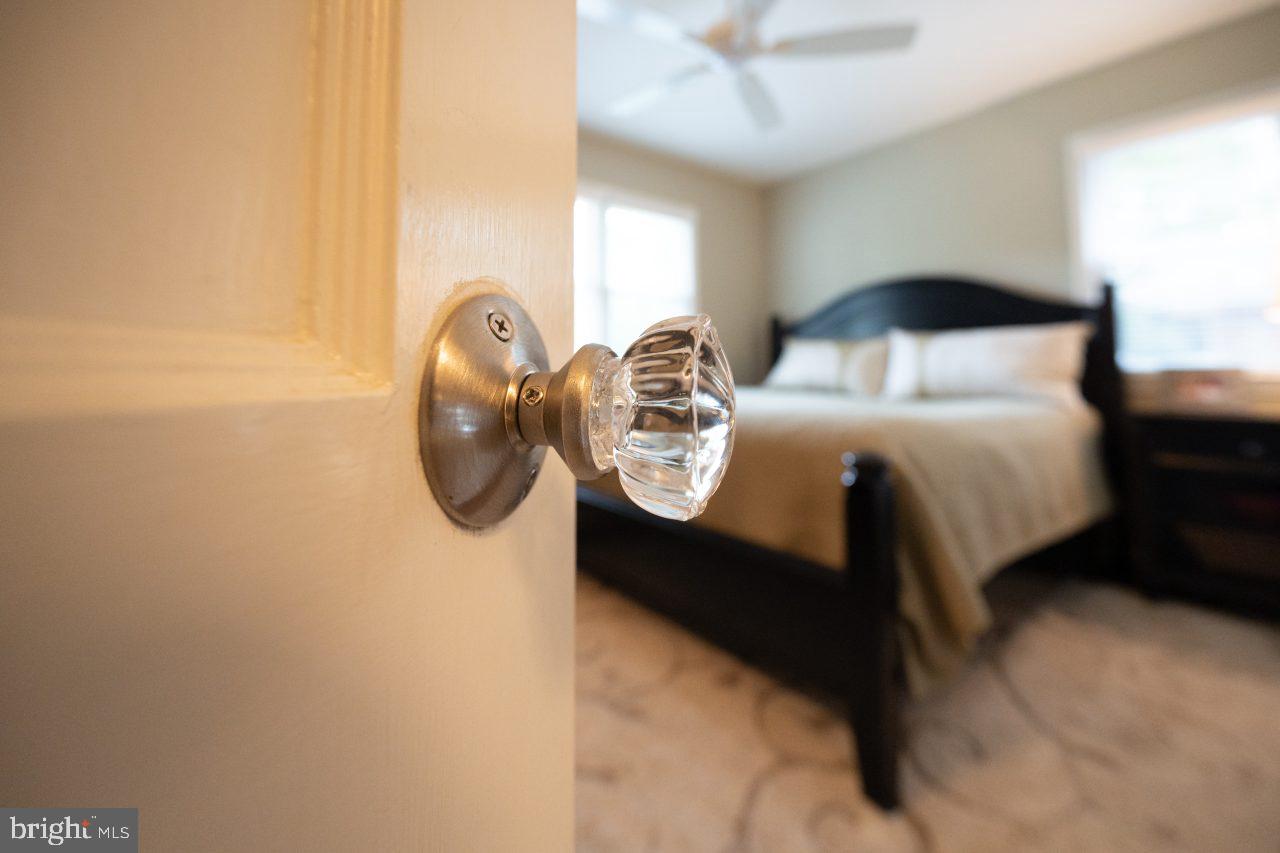 2004 Shenandoah Road Alexandria, VA 22308 - Photo 21 of 50 Bedroom ceiling fan is newer