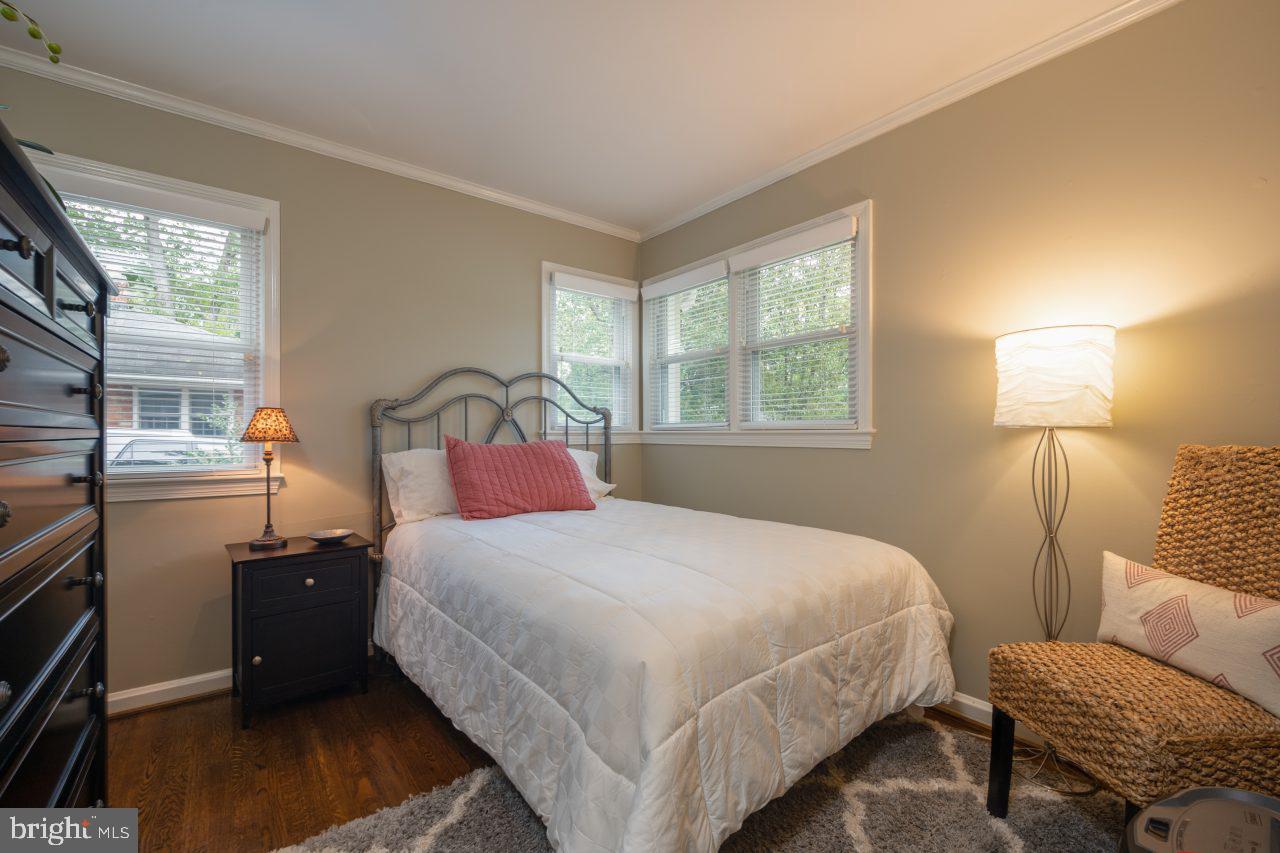 2004 Shenandoah Road Alexandria, VA 22308 - Photo 23 of 50 Guest room with tons of natural light