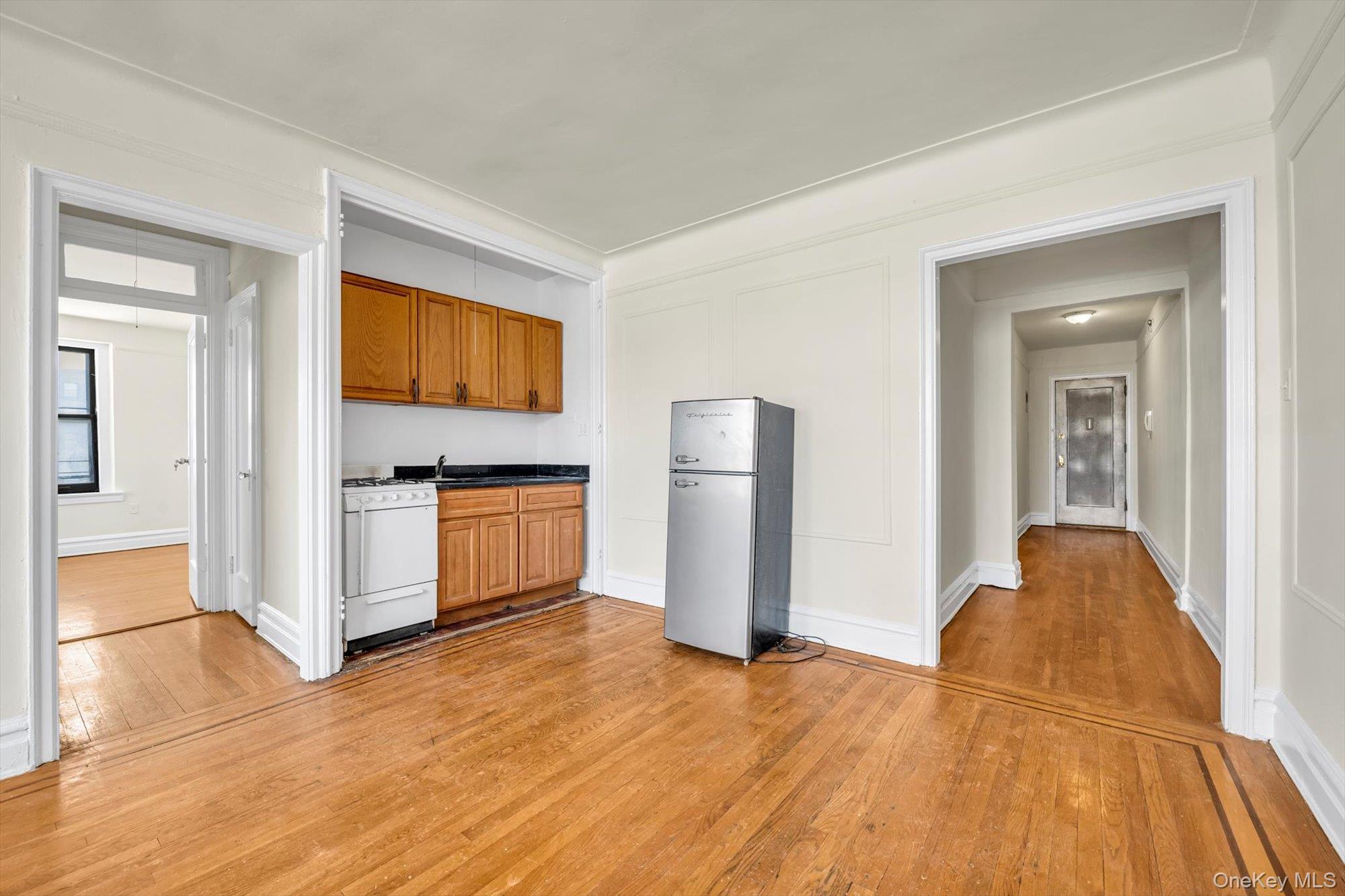 72-34 Austin Street, Unit D3 Queens, NY 11375 - Photo 4 of 9
