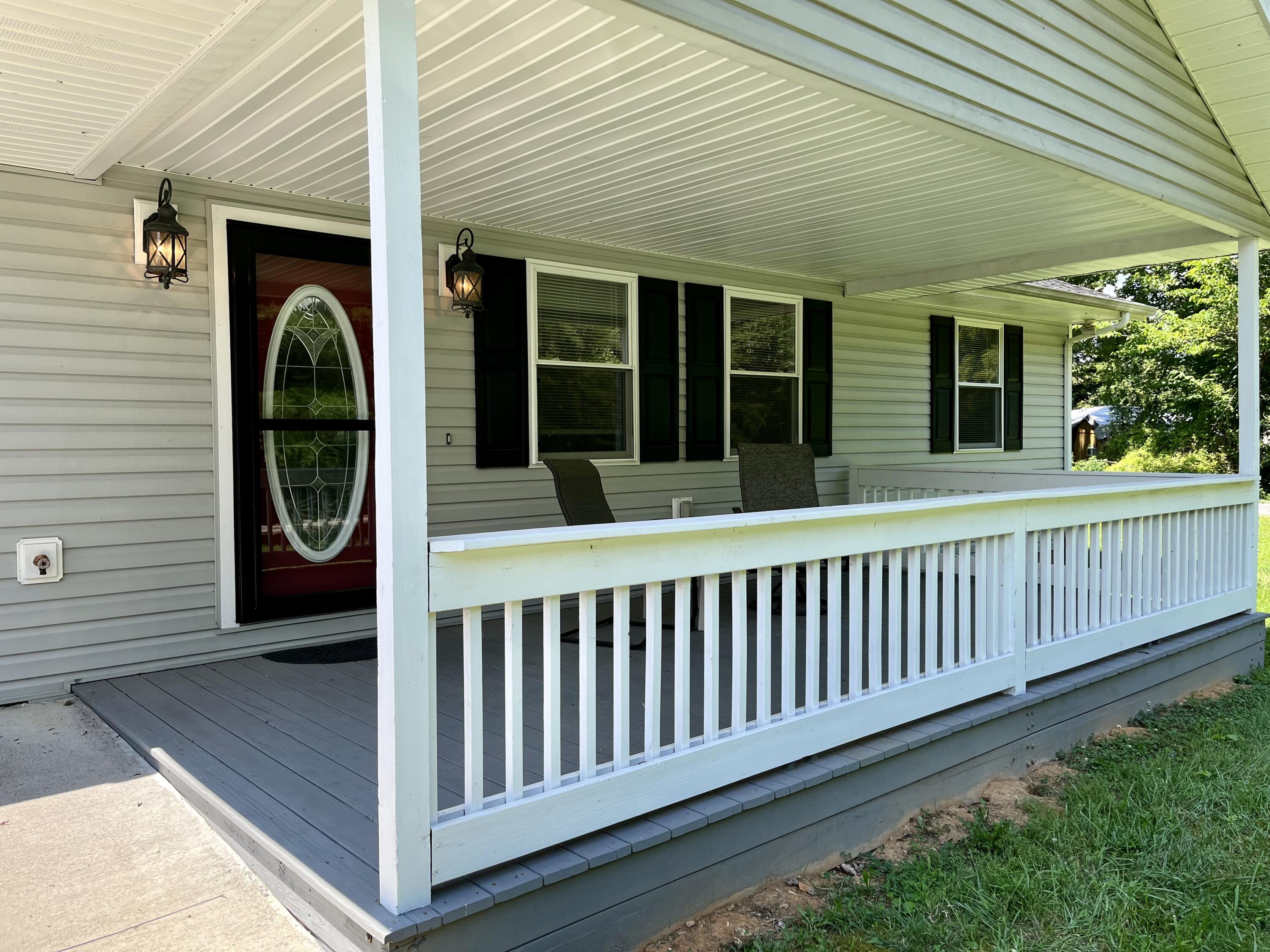 285 Hamilton Road Nancy, KY 42544 - Photo 27 of 111 front deck 2