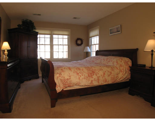 141 Saunders Road Norwood, MA 02062 - Photo 7 of 10 Gallery Image 7