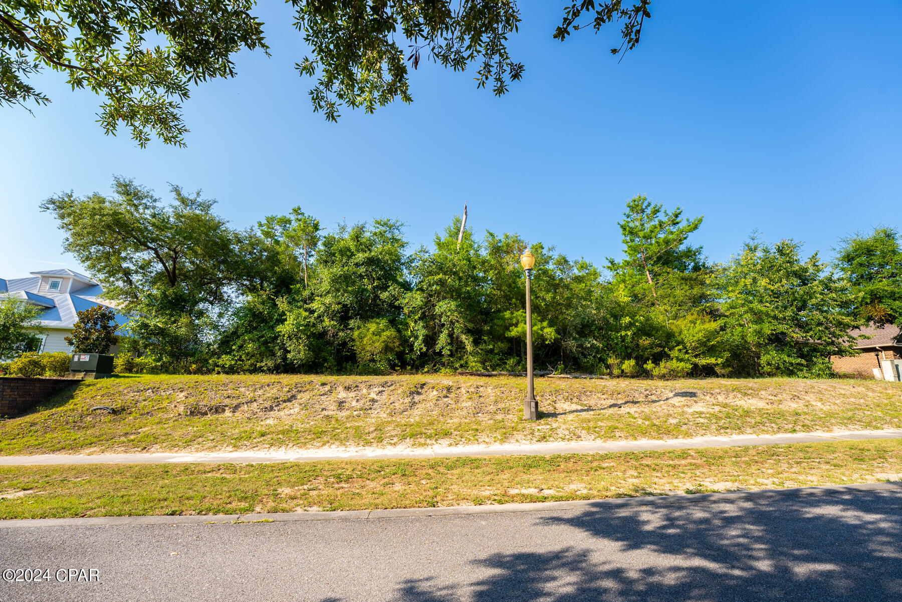 154 Lake Merial Boulevard Southport, FL 32409 - Photo 5 of 12