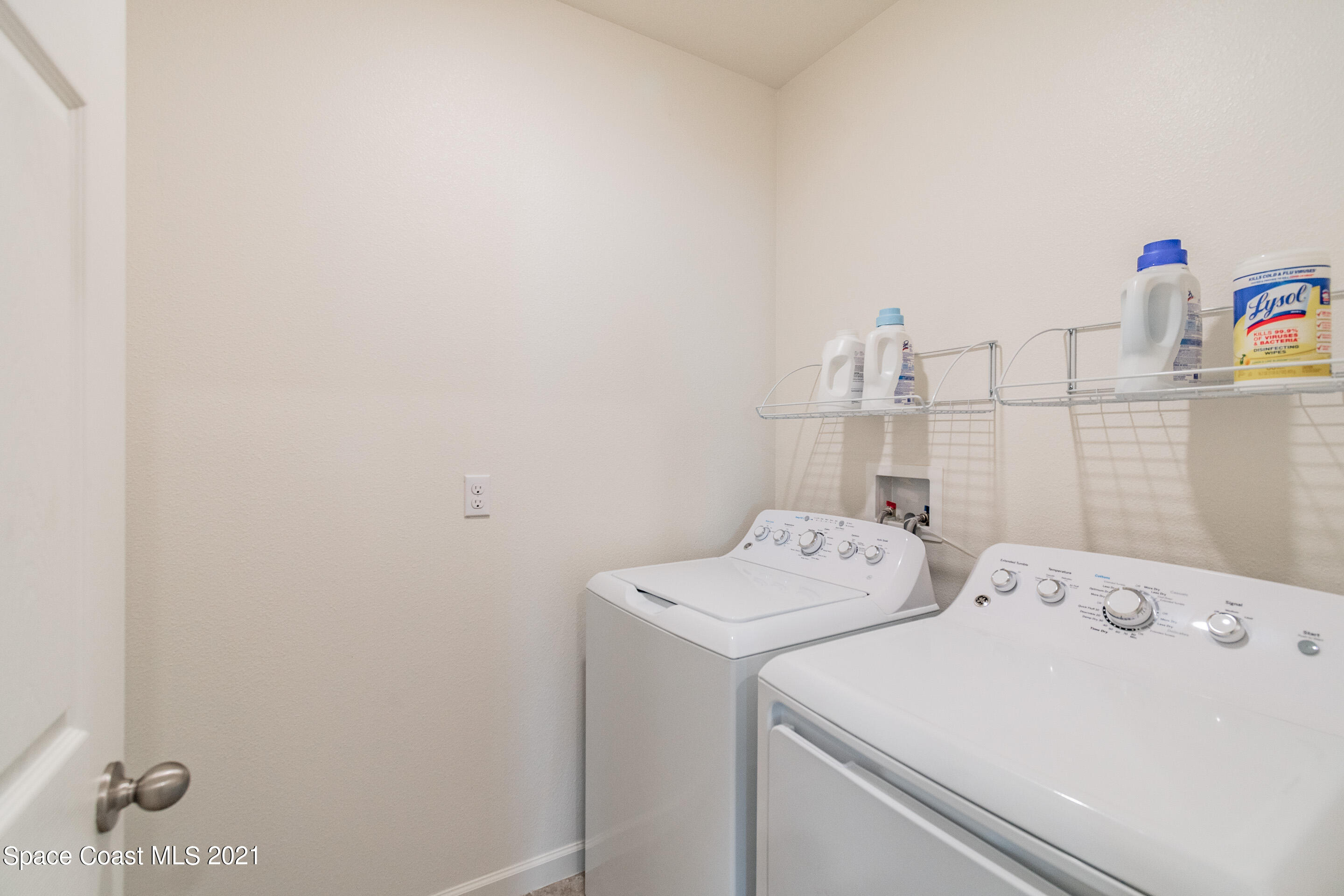1581 Saxton Road Cocoa, FL 32926 - Photo 32 of 47 Laundry Room