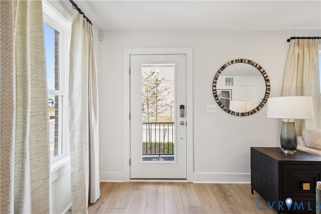 9491 Walter Road Glen Allen, VA 23059 - Photo 2 of 29