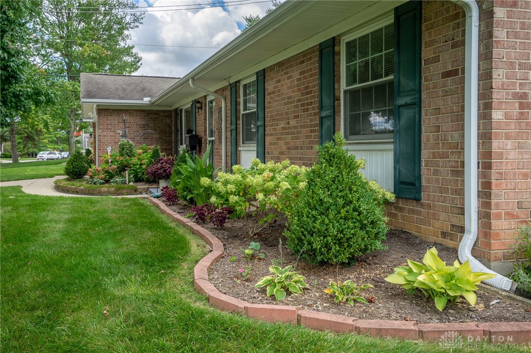 2341 Springmill Road Kettering, OH 45440 - Photo 8 of 60