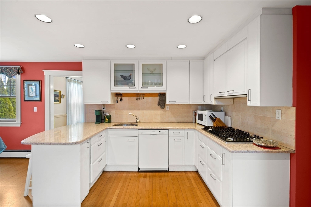 49 Ocean View Road Swampscott, MA 01907 - Photo 8 of 42