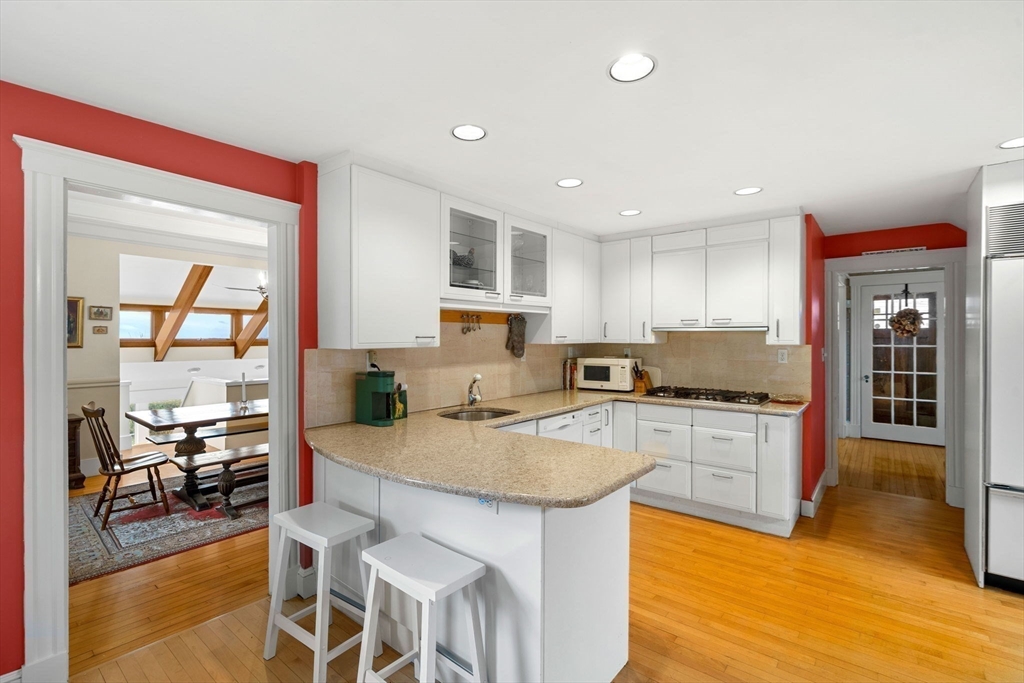 49 Ocean View Road Swampscott, MA 01907 - Photo 10 of 42