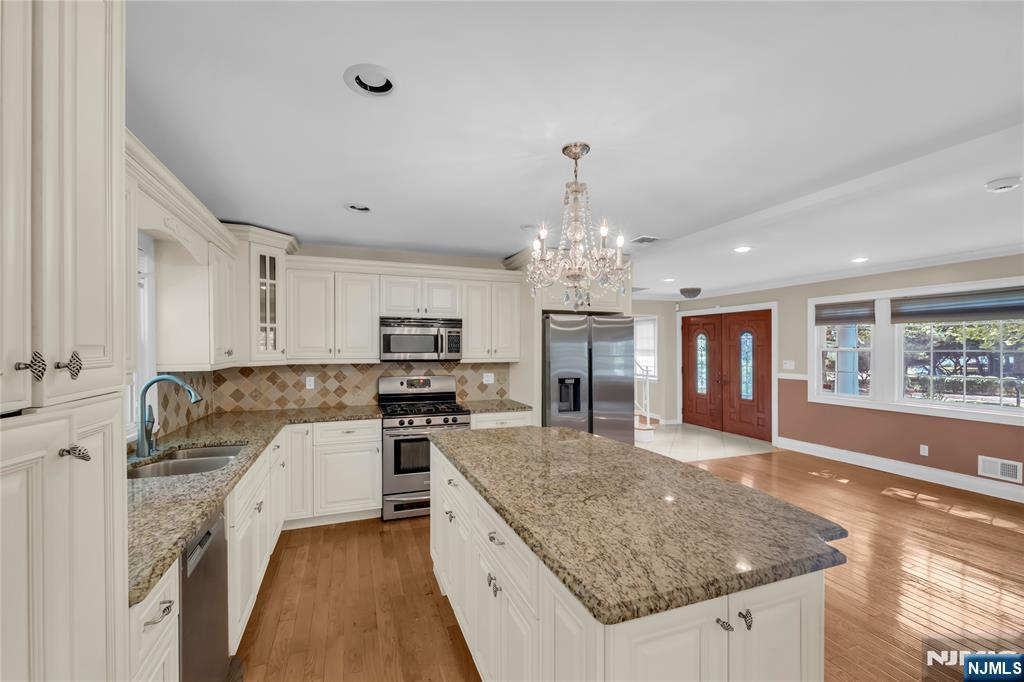 40 Rickland Road Old Tappan, NJ 07675 - Photo 8 of 32