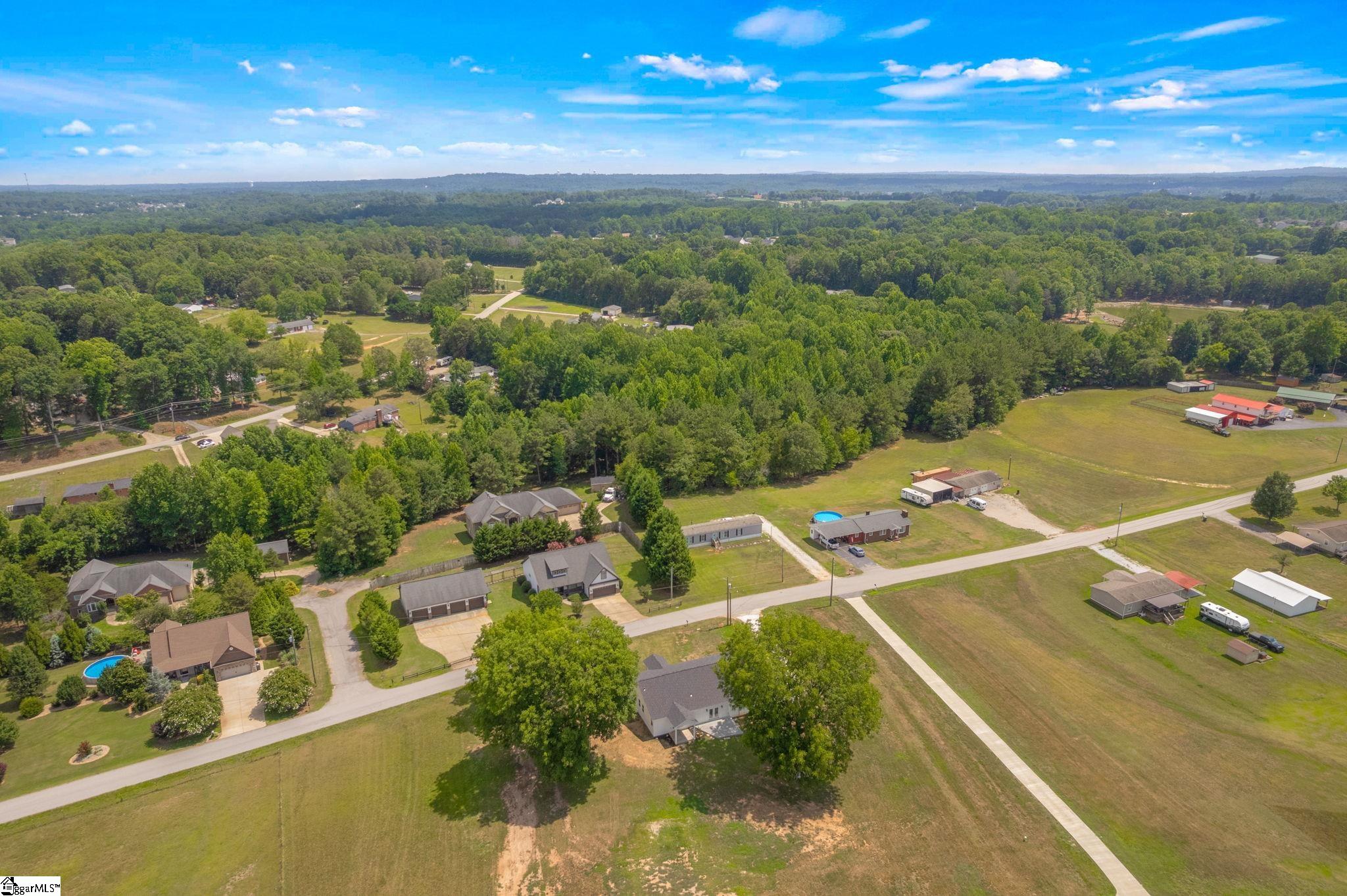 2024 Edwards Lake Road Greer, SC 29651 - Photo 37 of 39