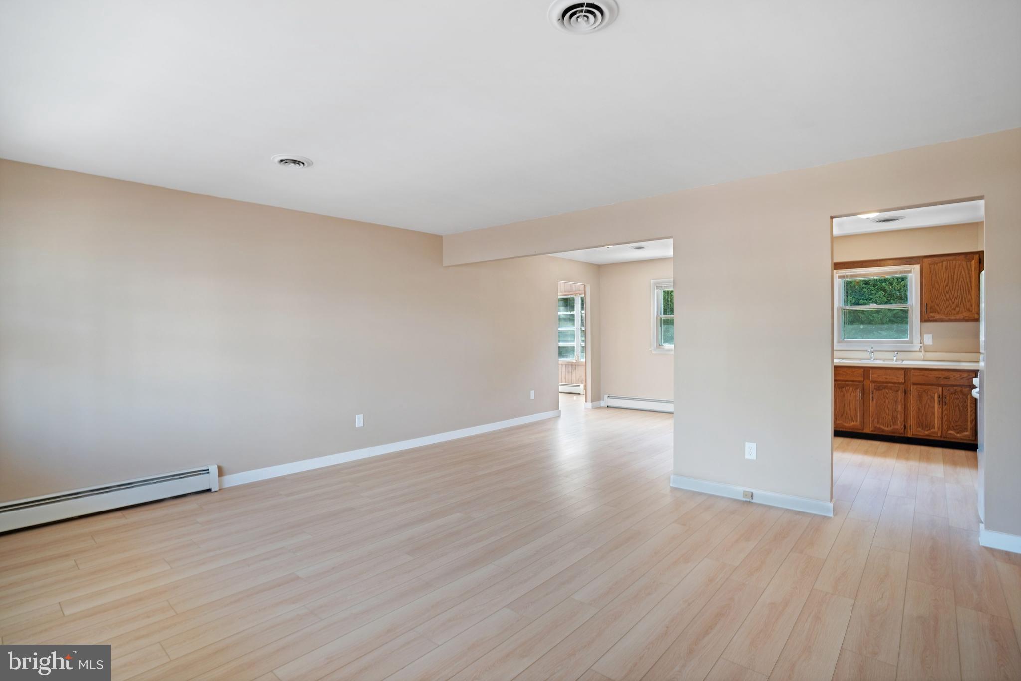 9 Norway Road Toms River, NJ 08757 - Photo 8 of 33 Living Room Dining and Kitchen