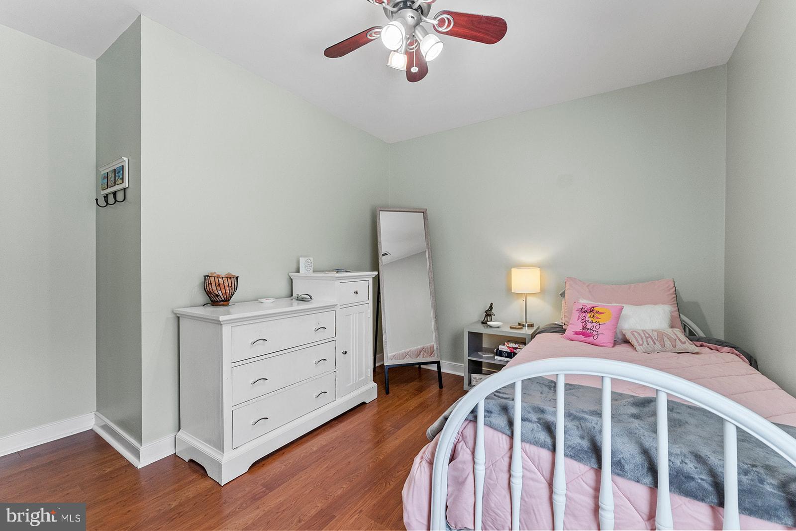 194 Poplar Road Aylett, VA 23009 - Photo 17 of 32 Bedroom 2 (main leve)