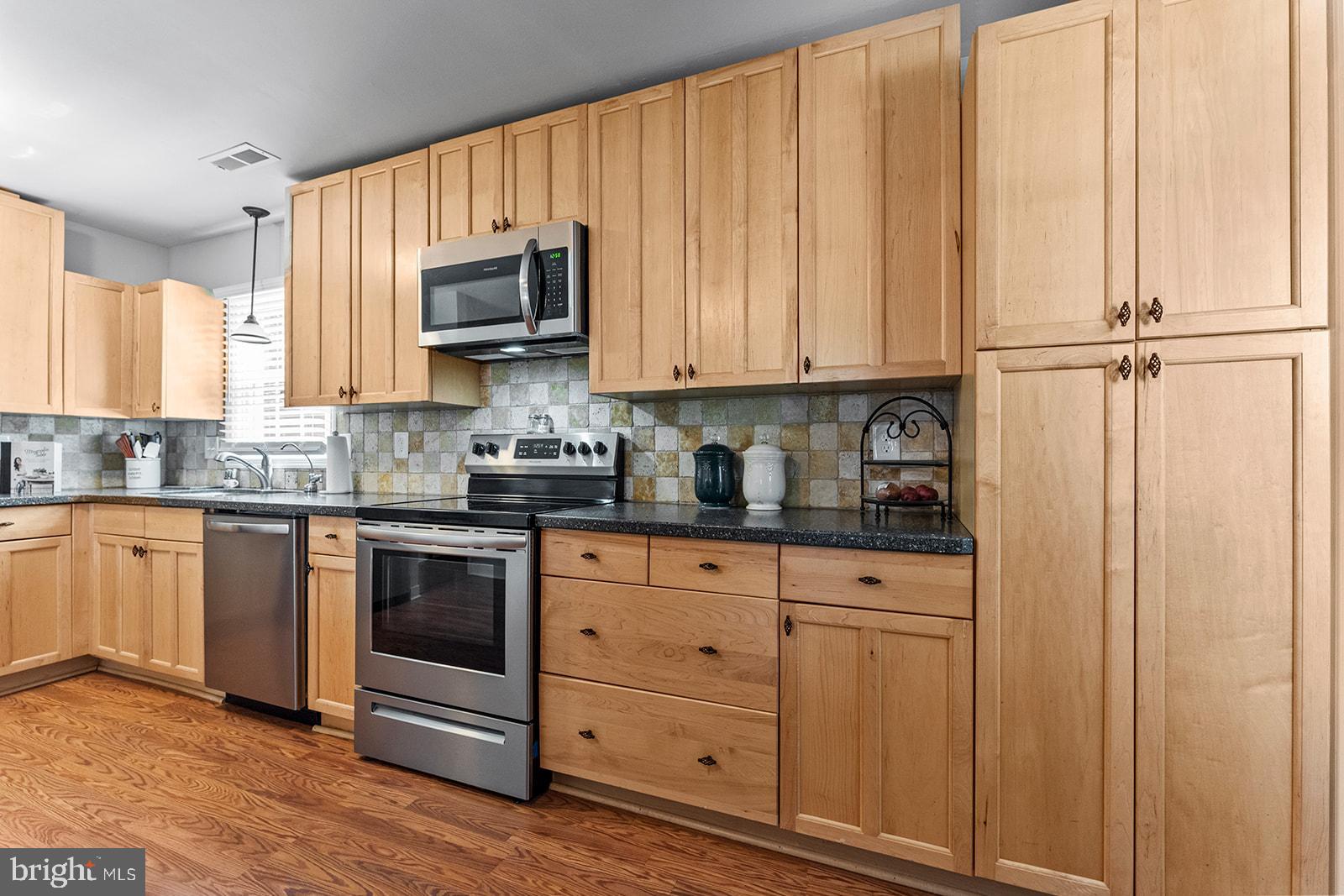 194 Poplar Road Aylett, VA 23009 - Photo 4 of 32 Kitchen