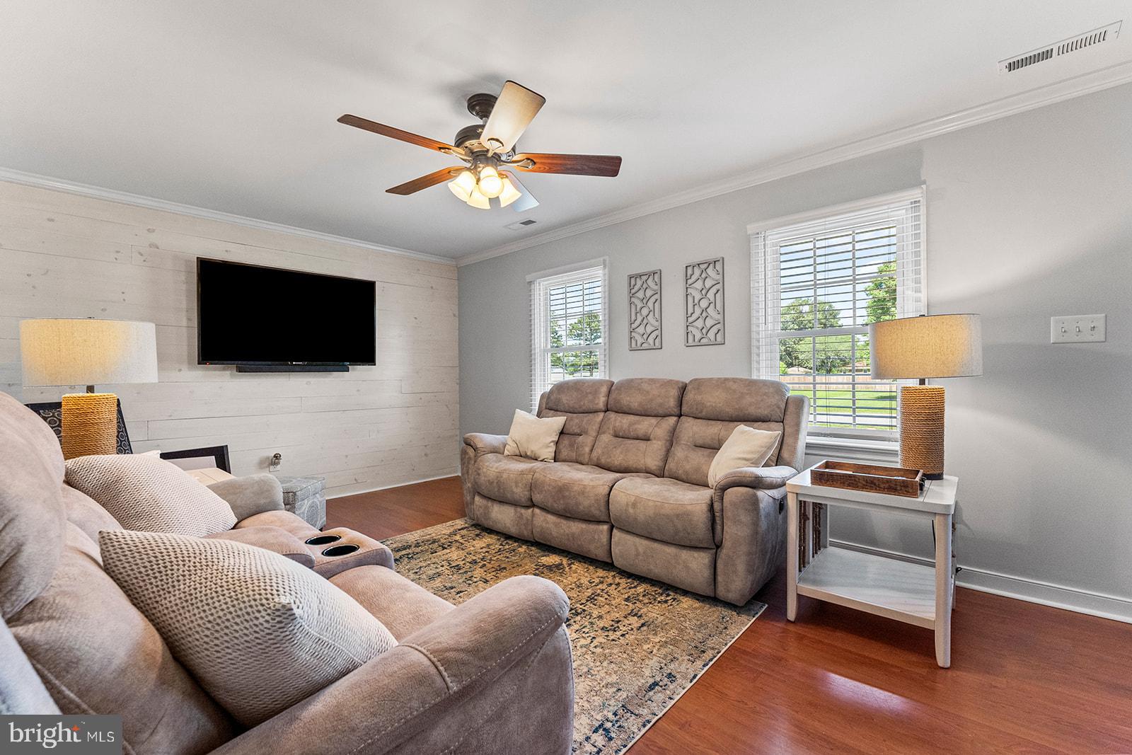 194 Poplar Road Aylett, VA 23009 - Photo 8 of 32 Living Room with shiplap accent wall