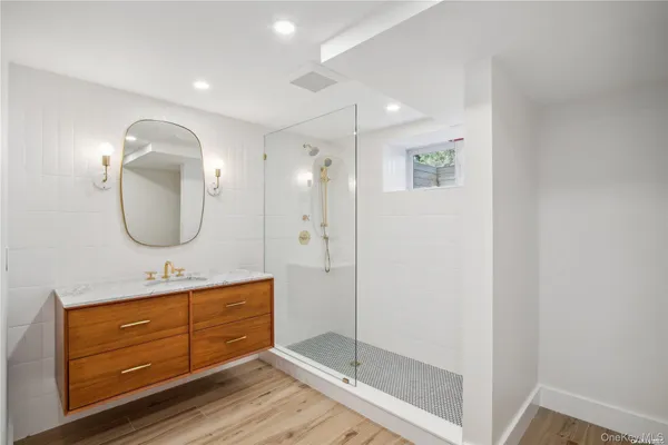 $25,000 | 8 Deer Path, Quogue, NY 11959