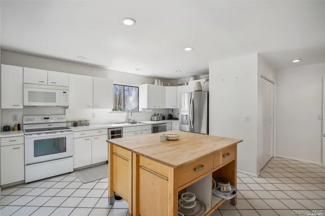 $40,000 | 8 Deer Path, Quogue, NY 11959