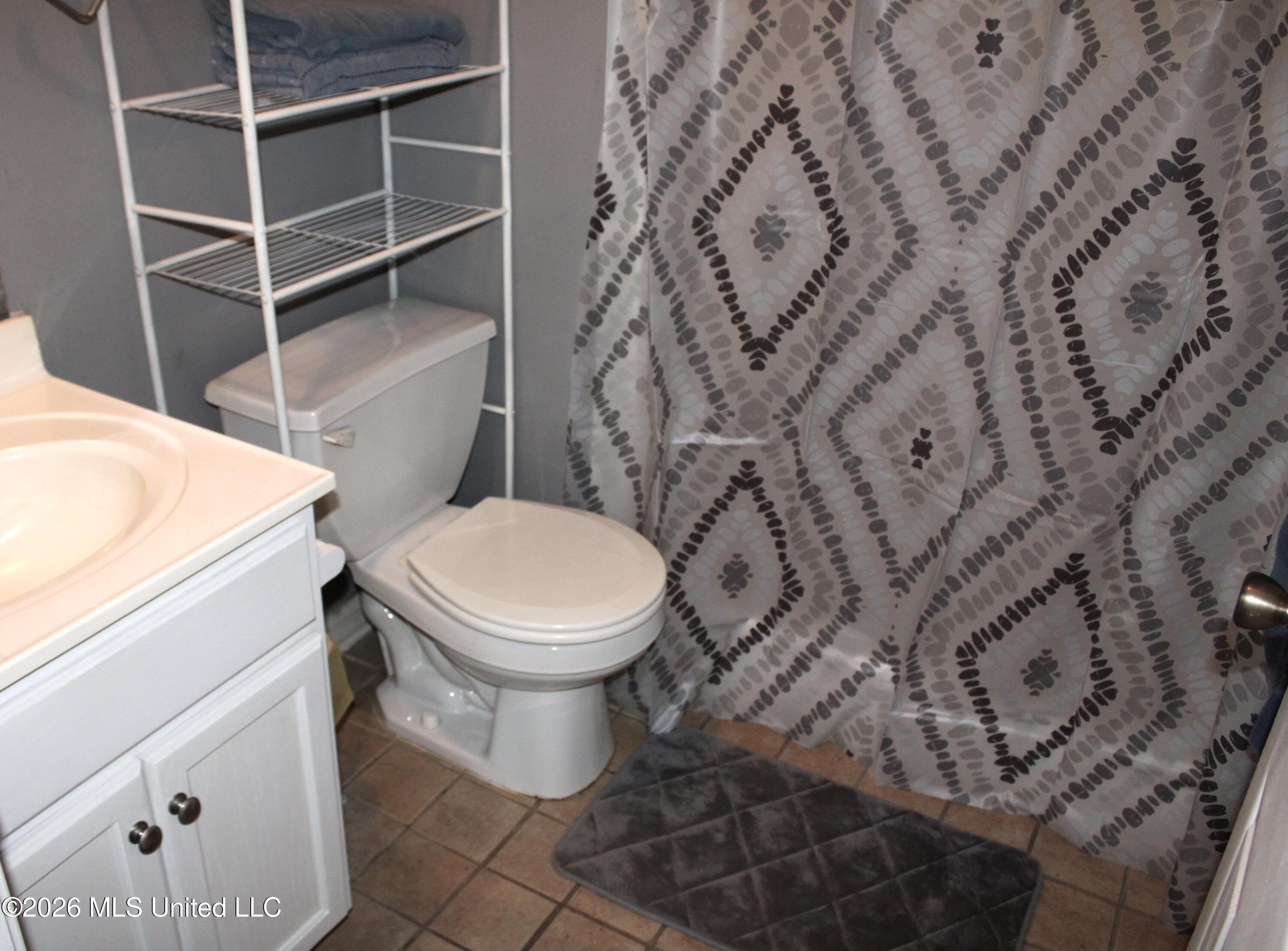 411 Woodview Road Byhalia, MS 38611 - Photo 19 of 29 Second Full Bath