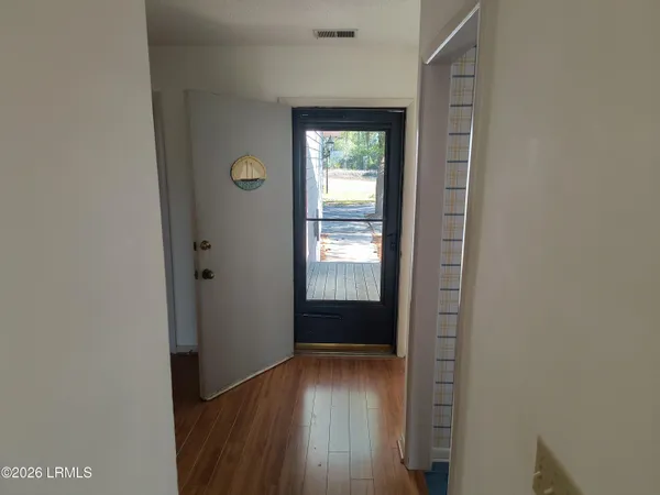 $1,800 | 23 Colony Gardens Road, Unit B, Beaufort, SC 29907