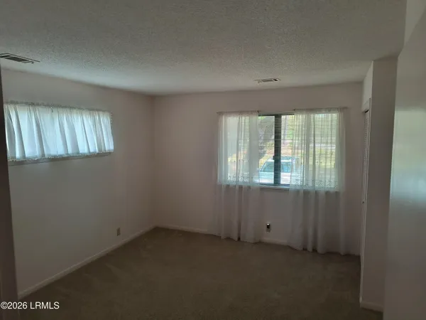 $1,800 | 23 Colony Gardens Road, Unit B, Beaufort, SC 29907