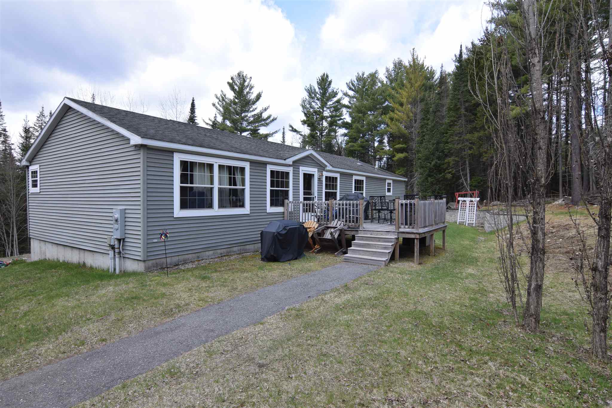 1653 Maple Street Bethlehem, NH 03574 - Photo 1 of 32 Gallery Image 1