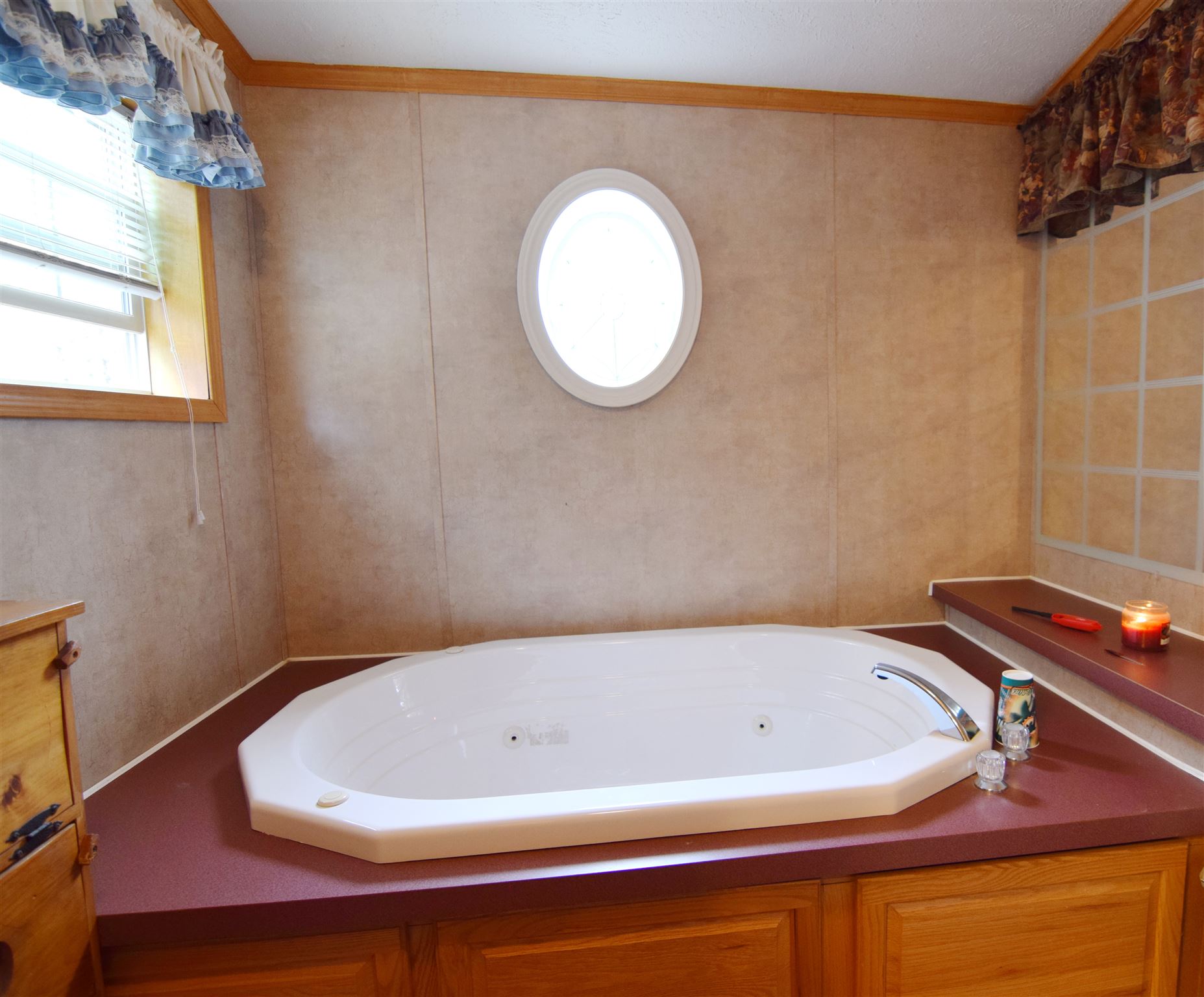 1653 Maple Street Bethlehem, NH 03574 - Photo 16 of 32 Gallery Image 16
