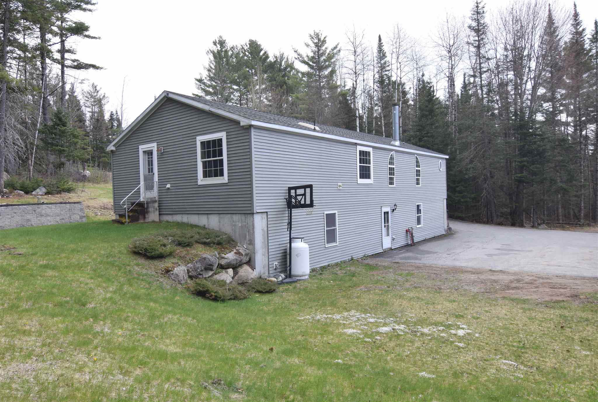 1653 Maple Street Bethlehem, NH 03574 - Photo 3 of 32 Gallery Image 3