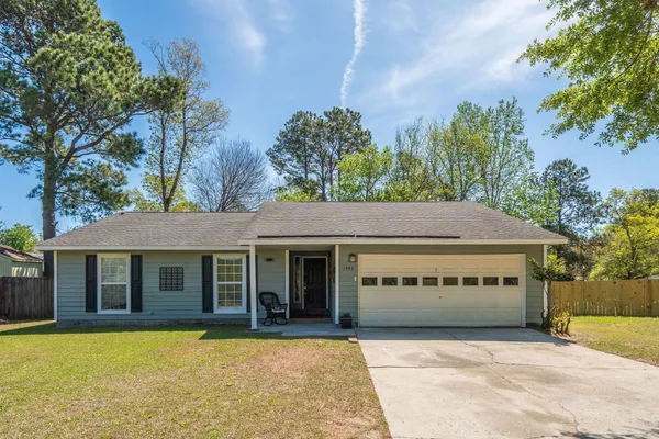 $685,000 | 1543 Hidden Bridge Drive, Mount Pleasant, SC 29464