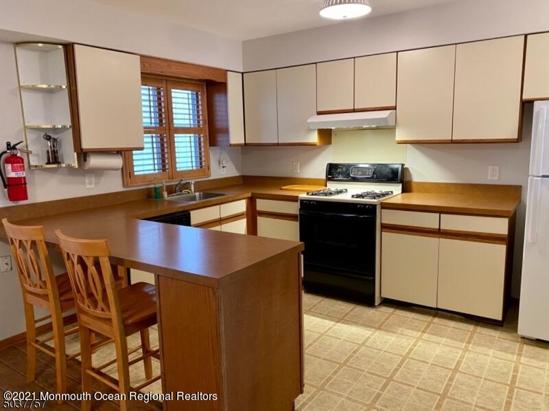 237 Fremont Avenue, Unit 2 Seaside Heights, NJ 08751 - Photo 2 of 16 104005035_3