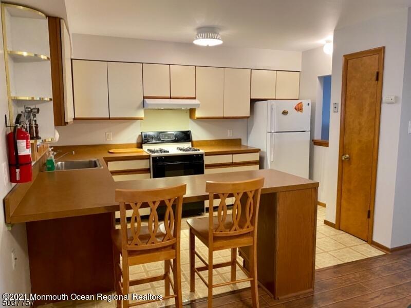 237 Fremont Avenue, Unit 2 Seaside Heights, NJ 08751 - Photo 3 of 16 104005035_4