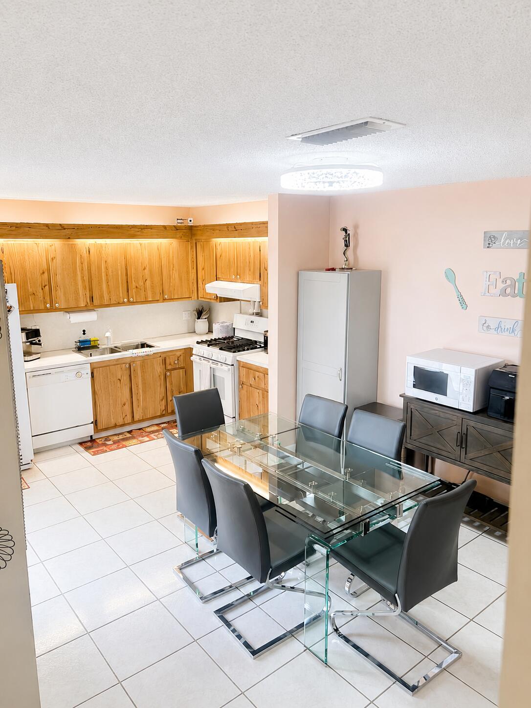 235 Woodland Road Palm Springs, FL 33461 - Photo 11 of 32 73BFC5B4-8A4F-4A26-9503-A60C76467F9E