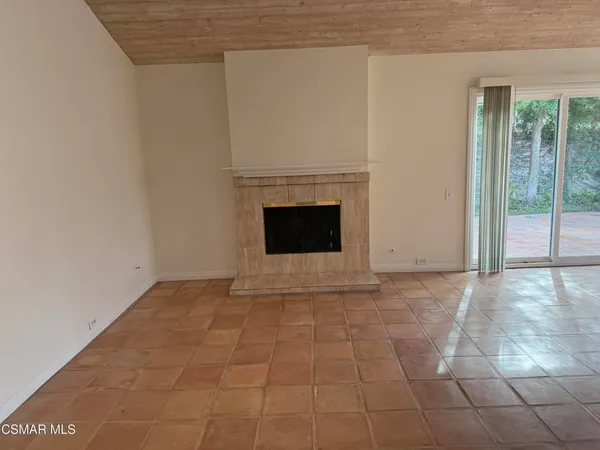 $4,850 | 2923 East Sierra Drive, Thousand Oaks, CA 91362