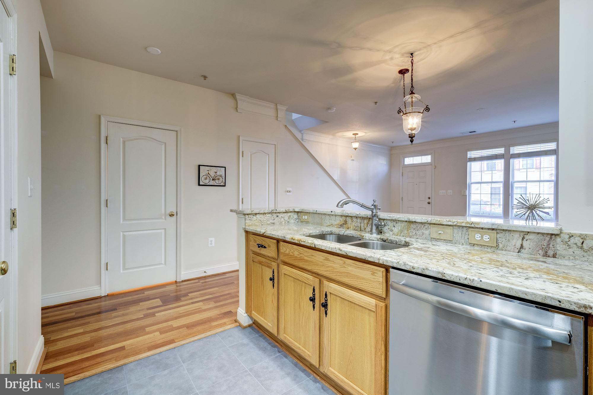 Gorgeous updated granite countertops