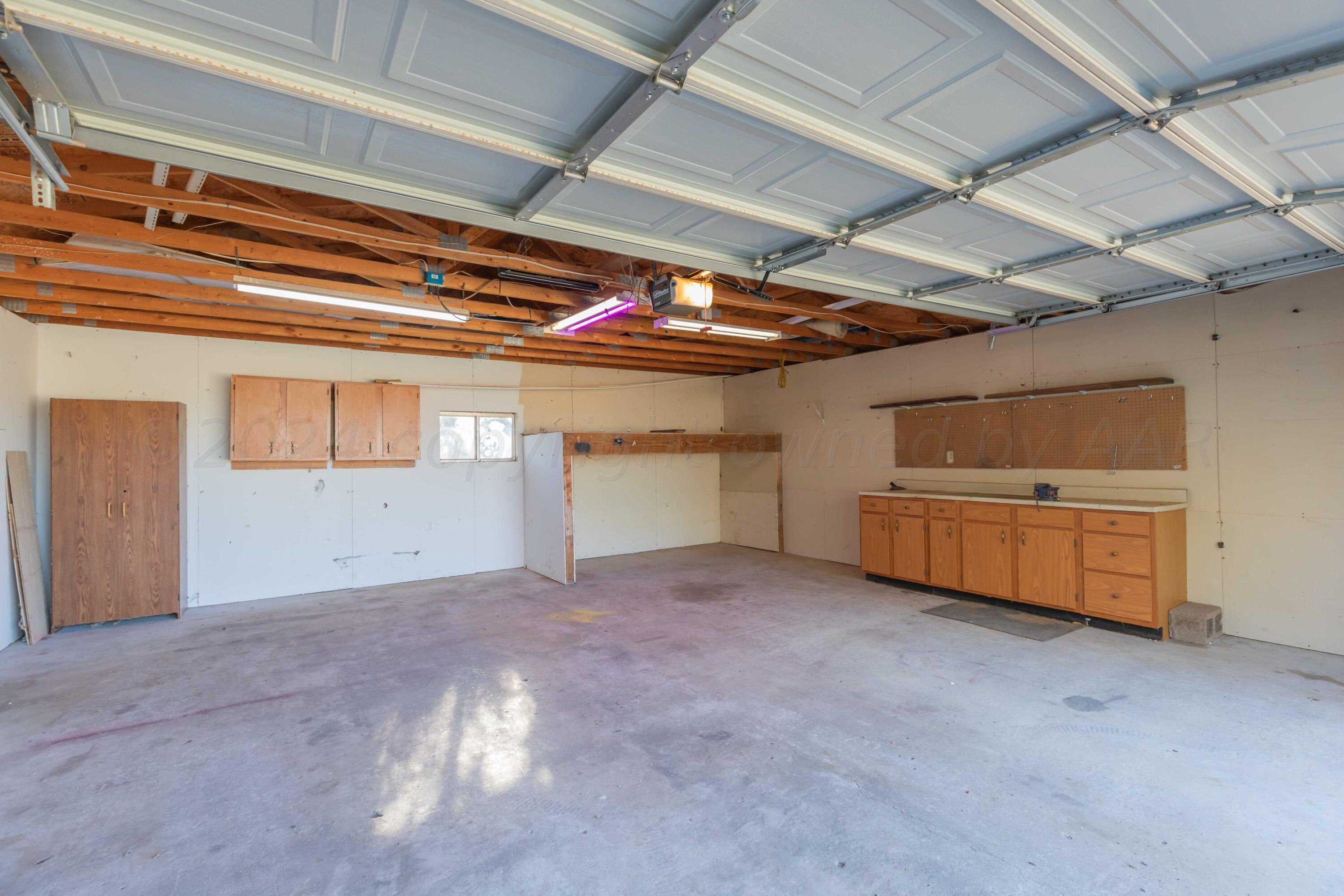11809 Lazy B Road Amarillo, TX 79118 - Photo 50 of 53 GARAGE VIEW 3