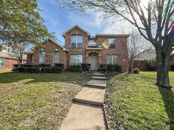 $2,800 | 8014 Amesbury Lane, Rowlett, TX 75089