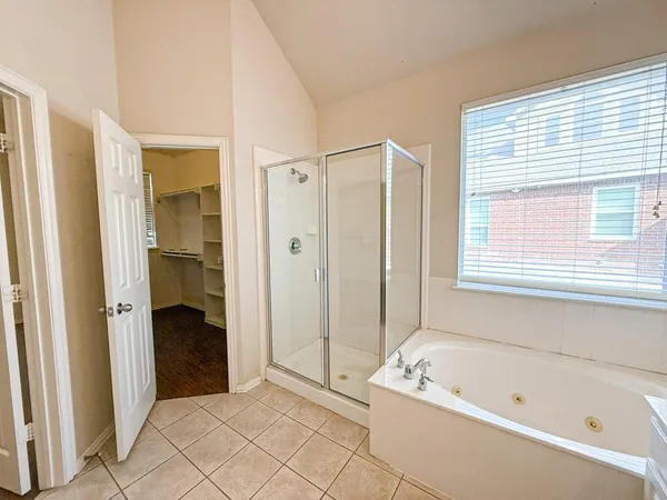 $2,800 | 8014 Amesbury Lane, Rowlett, TX 75089