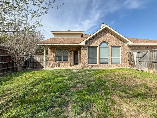 $2,800 | 8014 Amesbury Lane, Rowlett, TX 75089